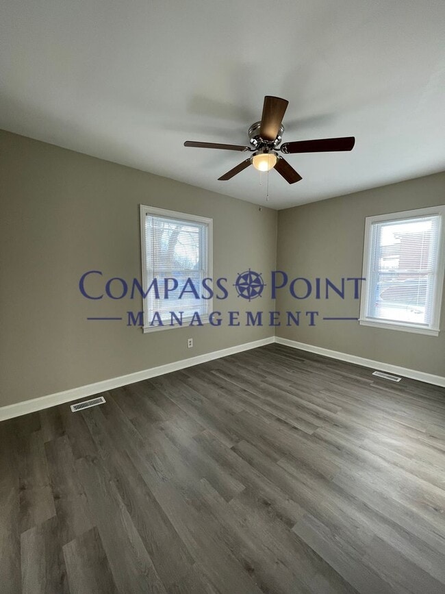 Building Photo - Remodeled 3 bedroom and 2 bath House! Ready for you! FIRST MONTH RENT FREE!!