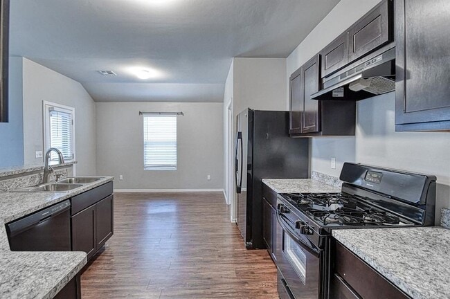 Building Photo - 1325 Quartz Pl