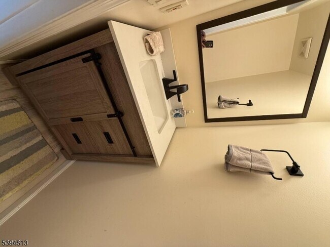 Building Photo - 1902 Bayley Ct