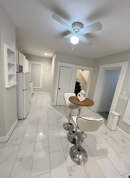 Building Photo - 61 Lamson St