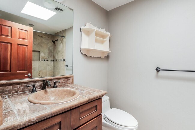 Building Photo - 5727 N PSO Ventoso