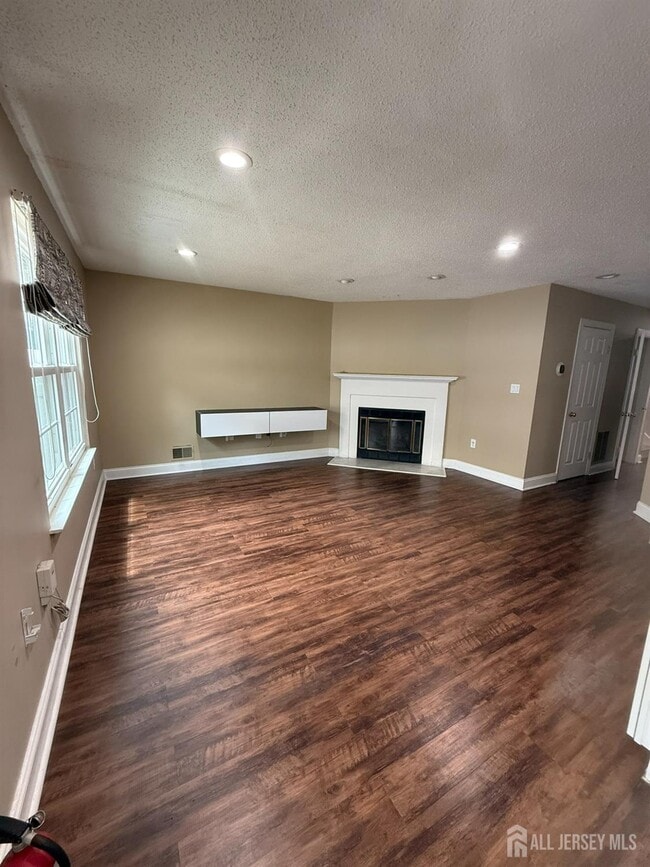 Building Photo - 88 Sapphire Ln
