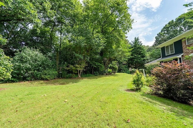 Building Photo - 2340 Castleridge Ct