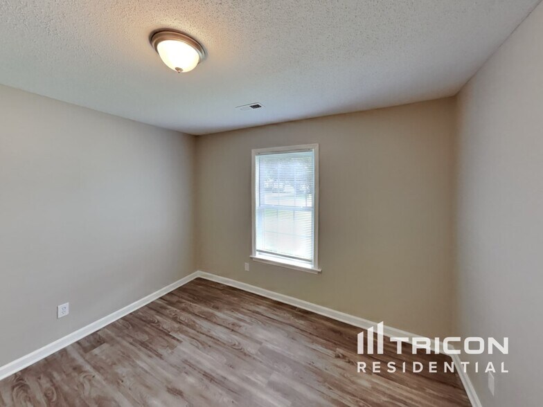 Building Photo - 3589 Bent Trace Dr