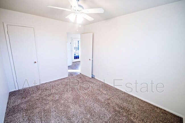 Building Photo - 891 Egbert St