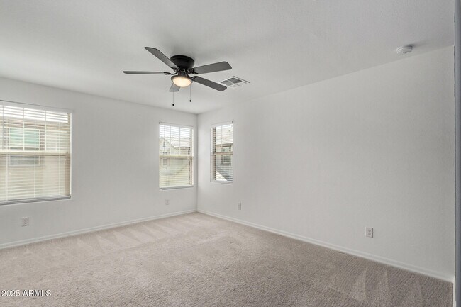 Building Photo - 3813 N 100th Dr