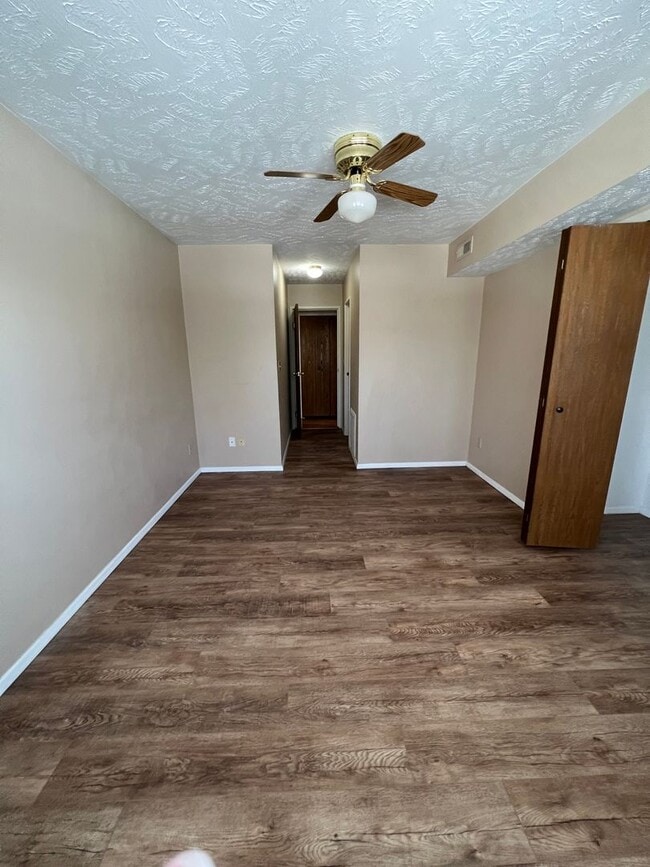 Building Photo - 2 Bedroom, 2 Bath Broadview Heights