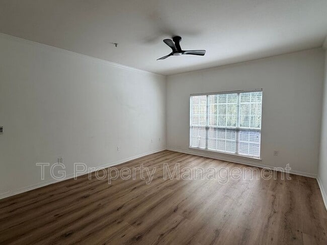 Building Photo - 7800 Point Meadows Dr