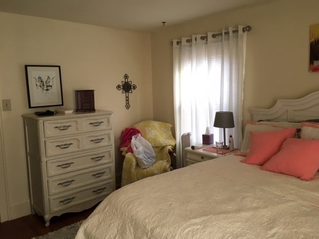 Bedroom different view - 1358 Herlin Pl