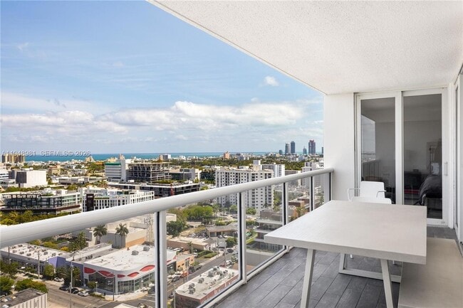 Building Photo - 1800 Sunset Harbour Dr