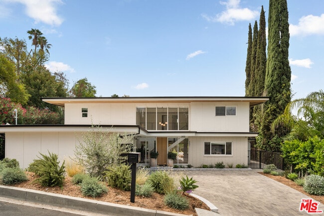 Building Photo - 4401 Pampas Rd