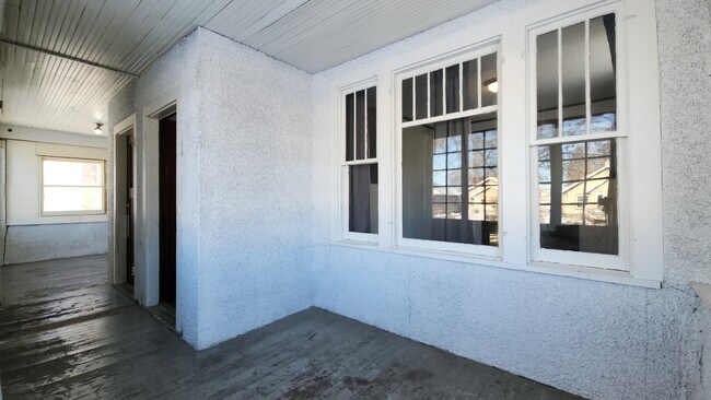 Building Photo - 1316 3rd Ave N