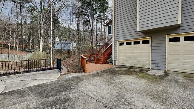 Building Photo - 4856 Hawk Pl NE