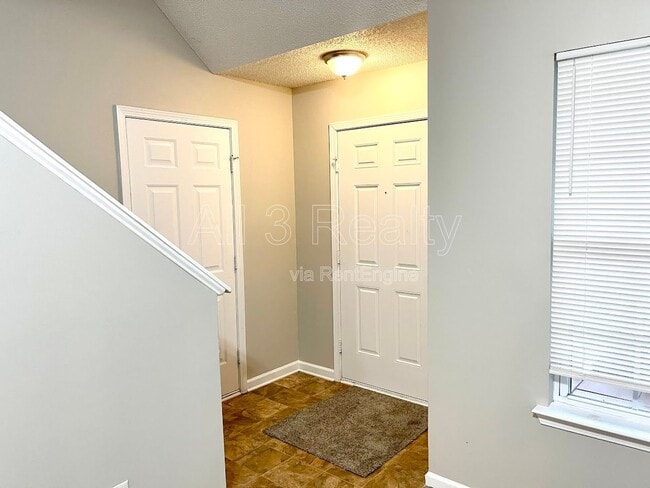 Building Photo - 311 Coral Cir