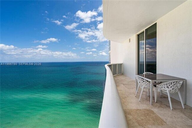 Building Photo - 16001 Collins Ave