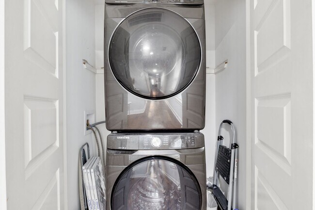 Building Photo - 3 Bedroom Inglewood Home