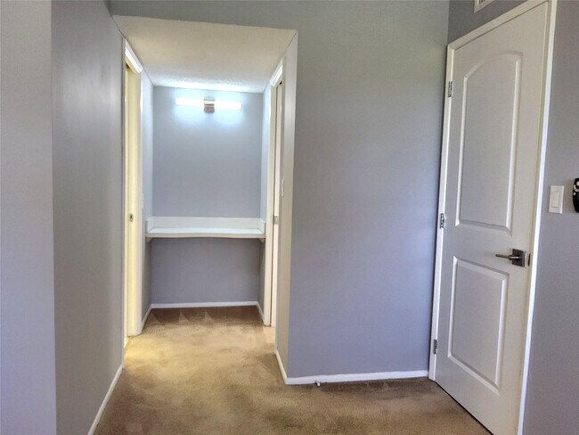 Building Photo - 3090 N Course Dr