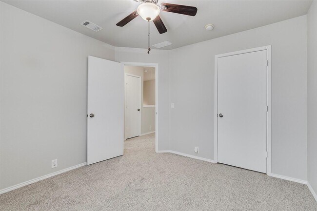 Building Photo - TOWNHOME IN KELLER ISD!