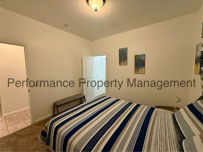 Building Photo - Spacious 4 Bed/2 Bath SW Bakersfield Home w/ RBP & $0 Deposit Option