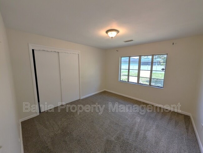 Building Photo - 808 N Mac Dill Ave