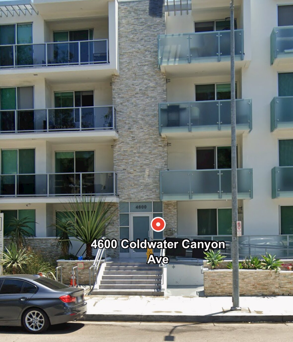 Building Photo - 4600 Coldwater Canyon Ave