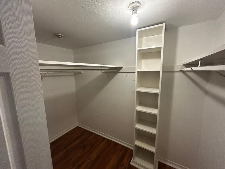 Building Photo - 4434 Harlanwood Dr