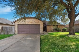 Building Photo - 7011 Lost Thicket Dr