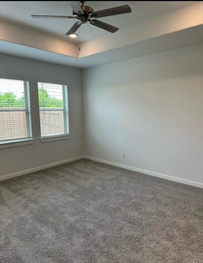 Building Photo - 31138 Myers Hvn Ln