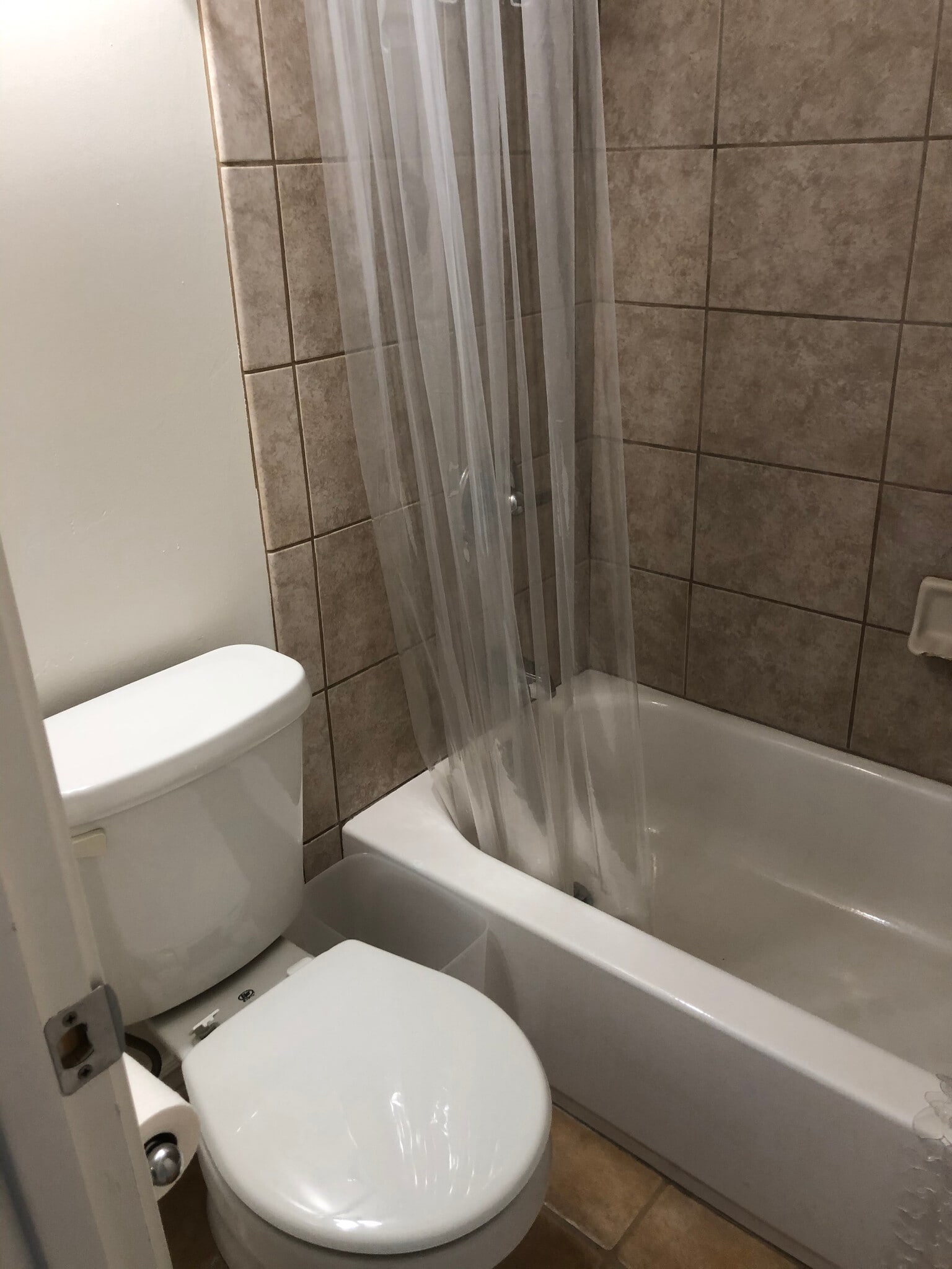 Toilet and Bathtub 1 - 3200 S Litzler Dr