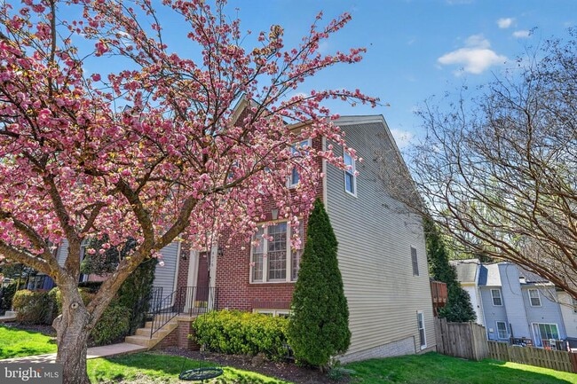 Building Photo - 8010 Readington Ct