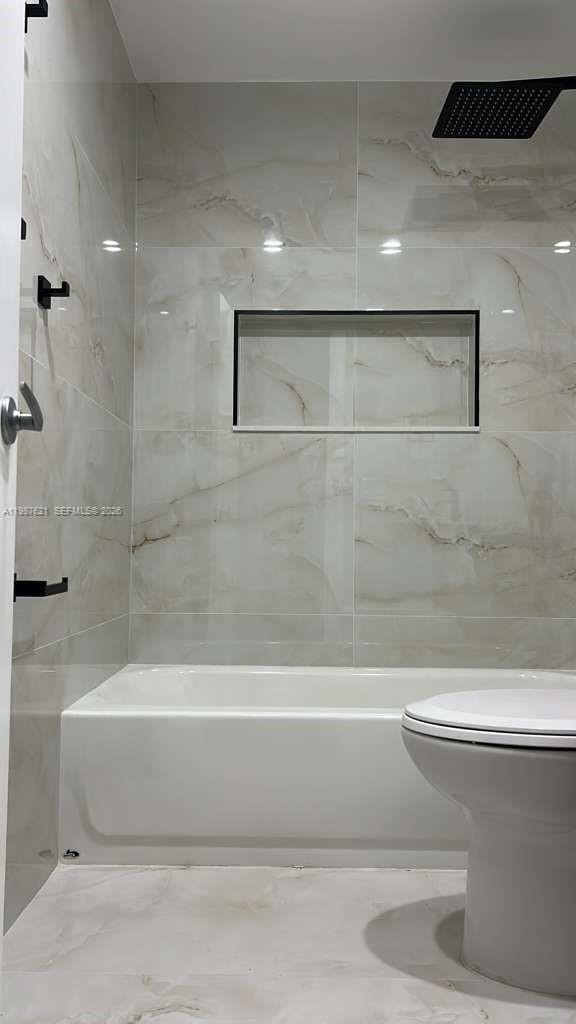 Building Photo - 630 SE 3rd Pl