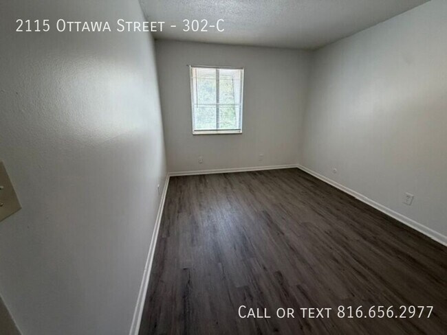 Building Photo - 2115 Ottawa St