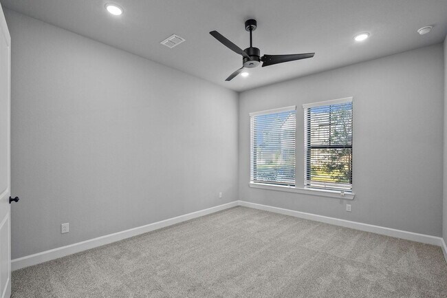 Building Photo - 1519 Noble Pk Dr