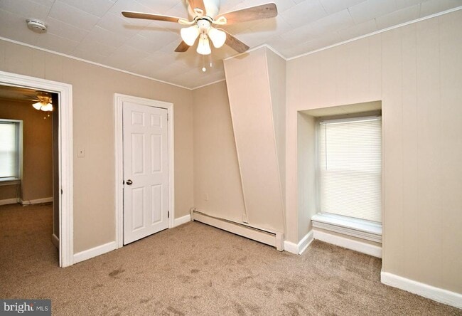 Building Photo - 563 King St