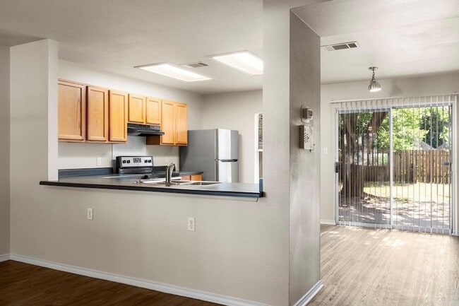 Building Photo - 10643 Marshitahs Way