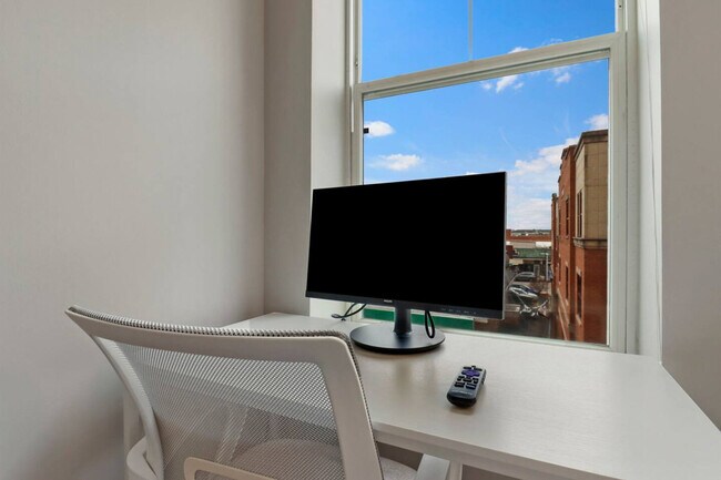 Building Photo - 255 N Addison Ave