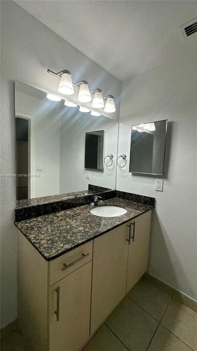 Building Photo - 2445 SW 18th Terrace