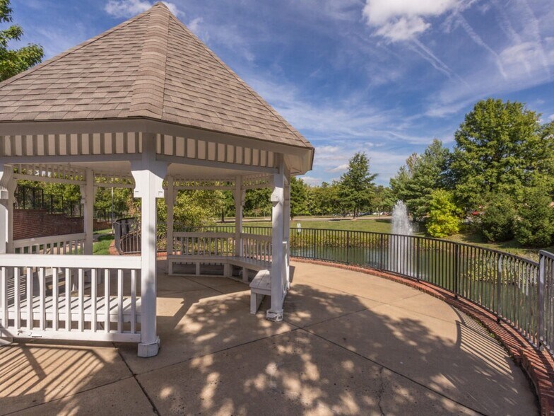 Grounds - 4860 Eisenhower Ave