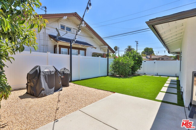 Building Photo - 12831 Red Hill Ave