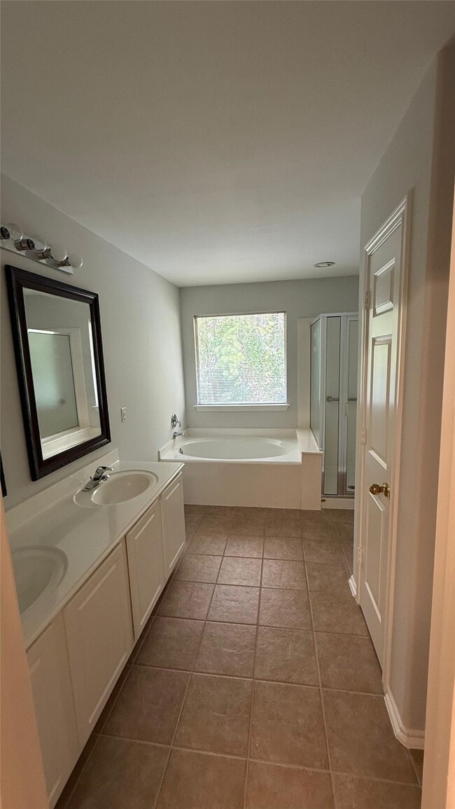 Building Photo - 35 Ledgestone Pl