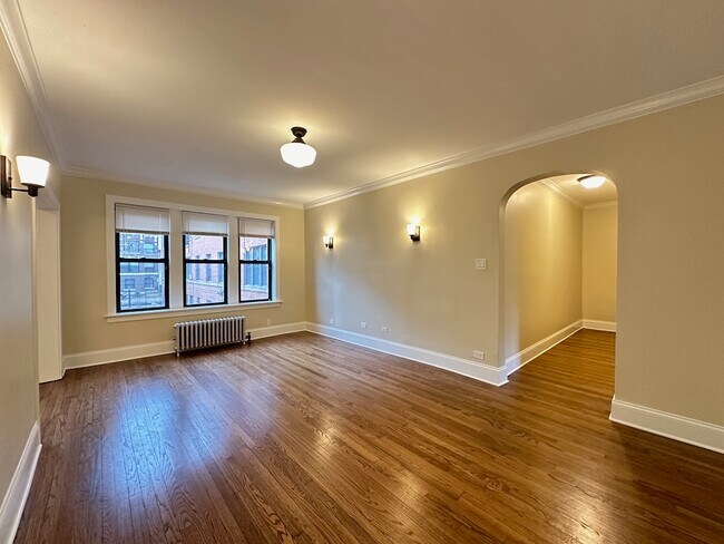 Building Photo - 1364 E 52nd St