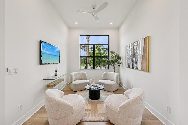 Building Photo - 13621 Le Christine Dr