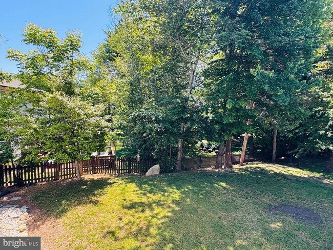 Building Photo - 5 Averil Ct