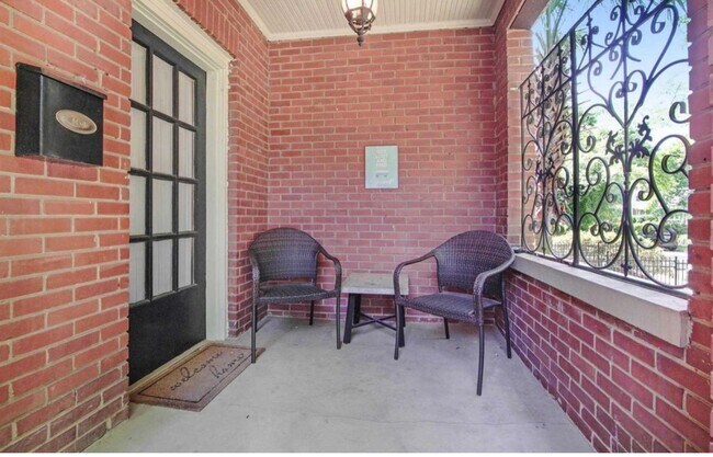 Building Photo - Wales Garden- Fully Furnished Unit