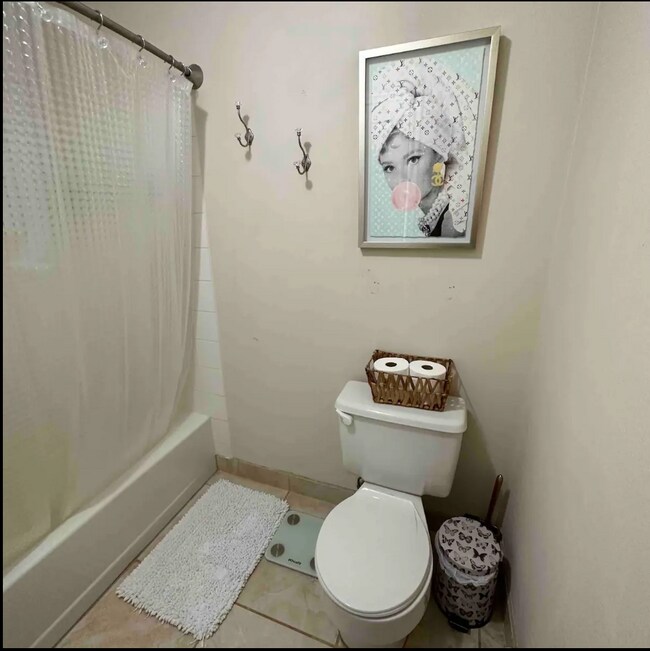 Building Photo - 7614 York Ave S