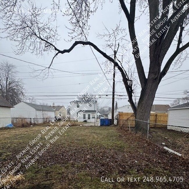 Building Photo - 23574 Columbus Ave