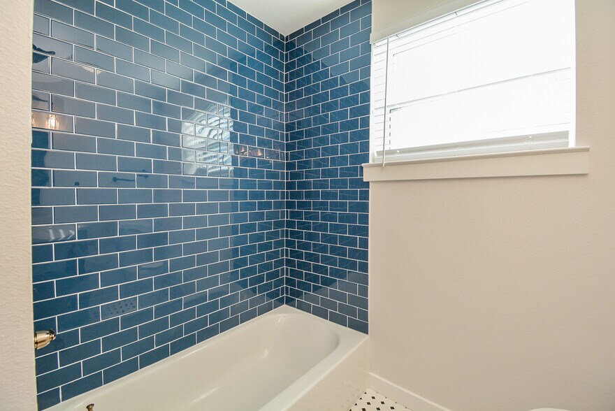 Natural lighting and sparking tile - 2916 Arbor St