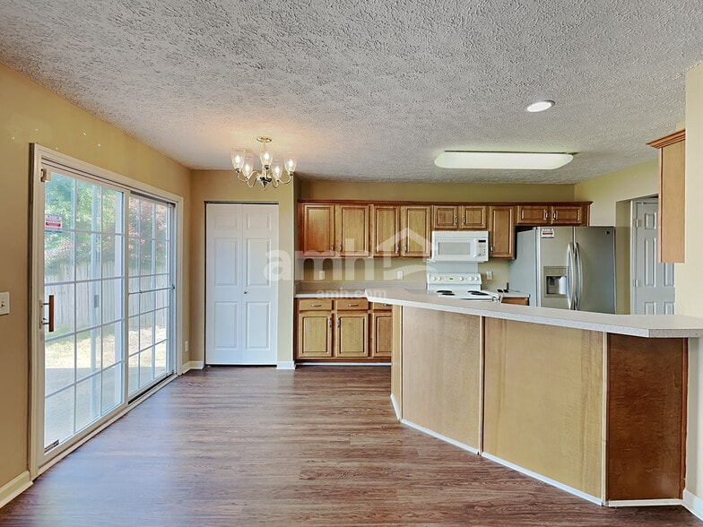 Building Photo - 1000 Brianne Ct