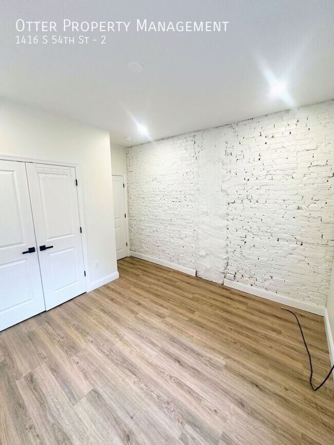 Building Photo - 1416 S 54th St