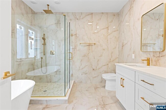 Building Photo - 45 Lincoln Ave